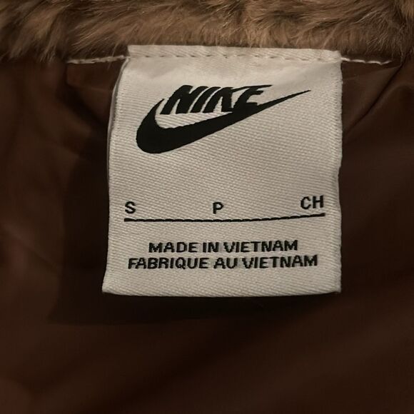 Nike Sportswear Plush Printed Faux Fur Jacket in Dk Driftwood Cacao Purple - Picture 6 of 11